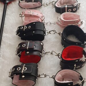 Esposas Ecocuero Peluche