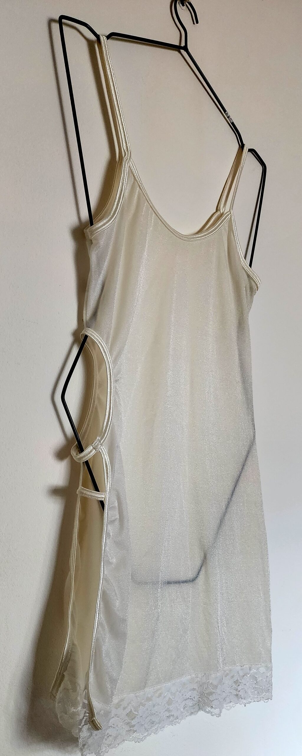 Vestido camisolín lateral abierto .- - Imagen 3